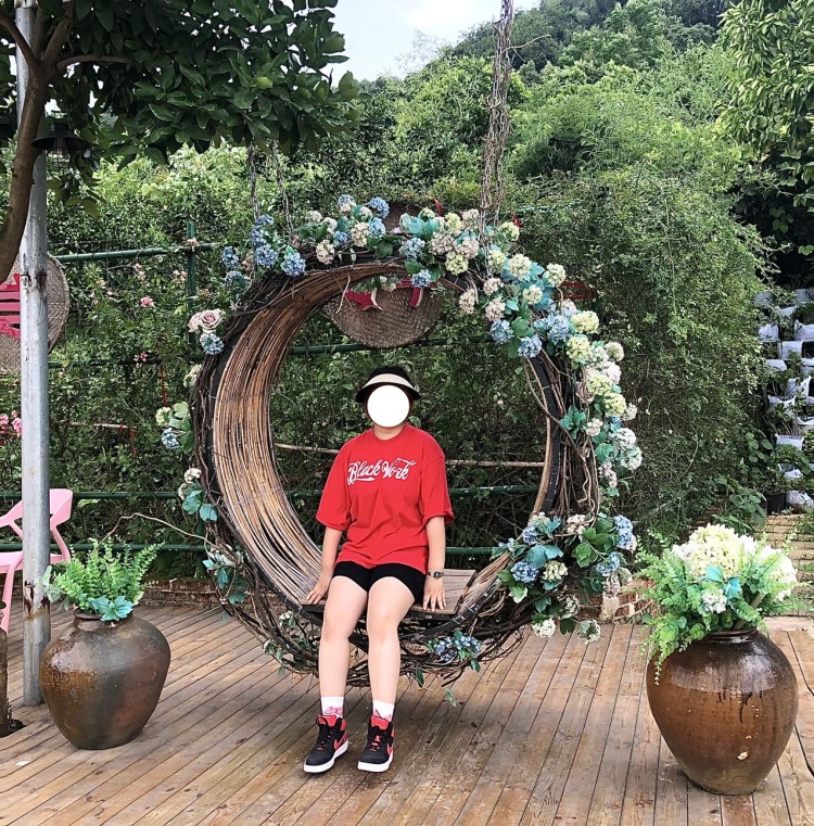 Snow Top Coffee-湖南省·娄底市·娄星区--我可以接微胖女孩的一些衣服裙子 首饰 包包 鞋子都可以接 
不满意可重拍
会p图 效率高