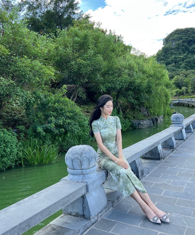 J.🐰-广西壮族自治区·桂林市·临桂区-逛逛,抖音,快手-平时喜欢探店打卡拍照,时间充裕,接探店打卡,淘宝买家秀(一般48-72小时出图)抖音粉丝1000+,逛逛粉丝4500+
身高:166CM
体重:46KG
坐标:广西壮族自治区·桂林市·临桂区
#桂林市