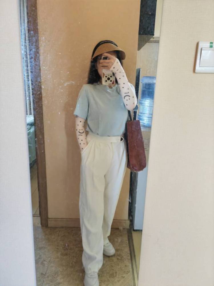Yolanda-贵州省·贵阳市·云岩区-抖音，快手，微博-身高153
体重：44kg
可拍发饰，饰品，服装（jk，洛丽塔，旗袍塔…）鞋，护肤品，化妆品等！
有摄影师朋友，可拍高质量详情页等！
性格活泼，喜欢分享日常照片，分享好用物！
会化妆，简单P图，时间比