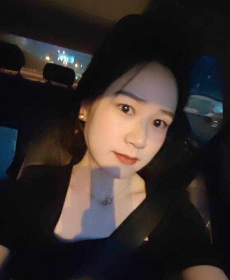 Yolanda-贵州省·贵阳市·云岩区-抖音,快手,微博-可拍买家秀,详情页,裙子,衣服,鞋包等
会简单P图!
不矫情