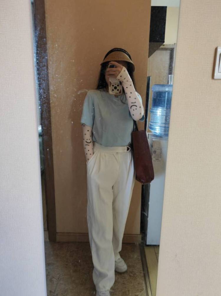 Yolanda-贵州省·贵阳市·云岩区-抖音,快手,微博-可拍买家秀,详情页,裙子,衣服,鞋包等
会简单P图!
不矫情