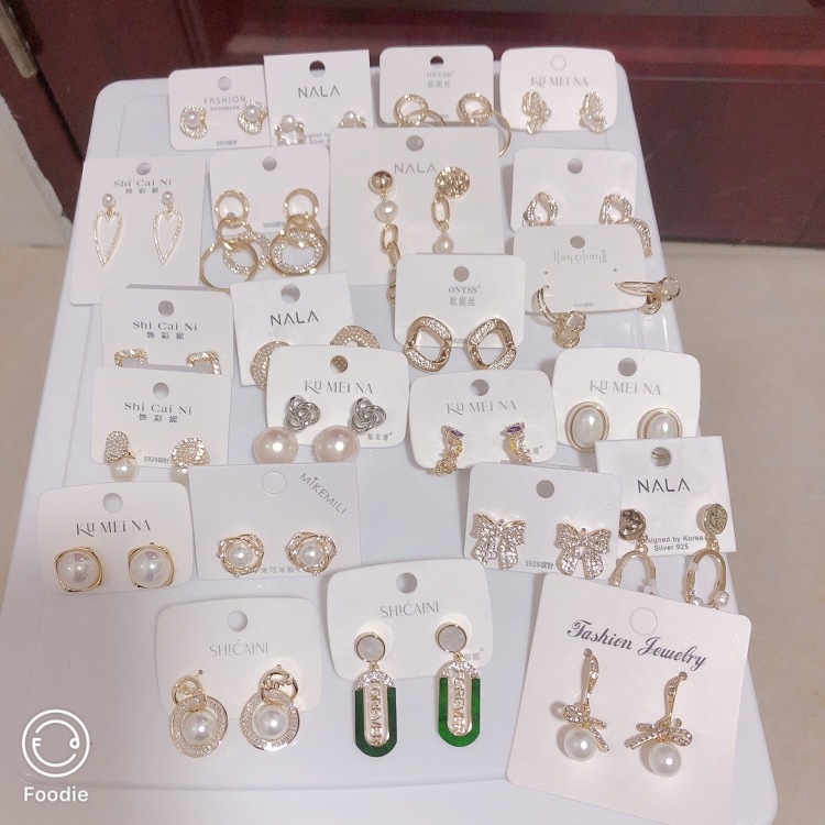 小丸子-广东省·广州市·白云区--请各位网红达人推广本店时尚饰品，可通过直播、朋友圈、抖音、头条、知乎、微博等各种渠道推广！只要你有流量，有粉丝，都欢迎合作！
抖音粉丝1000以上