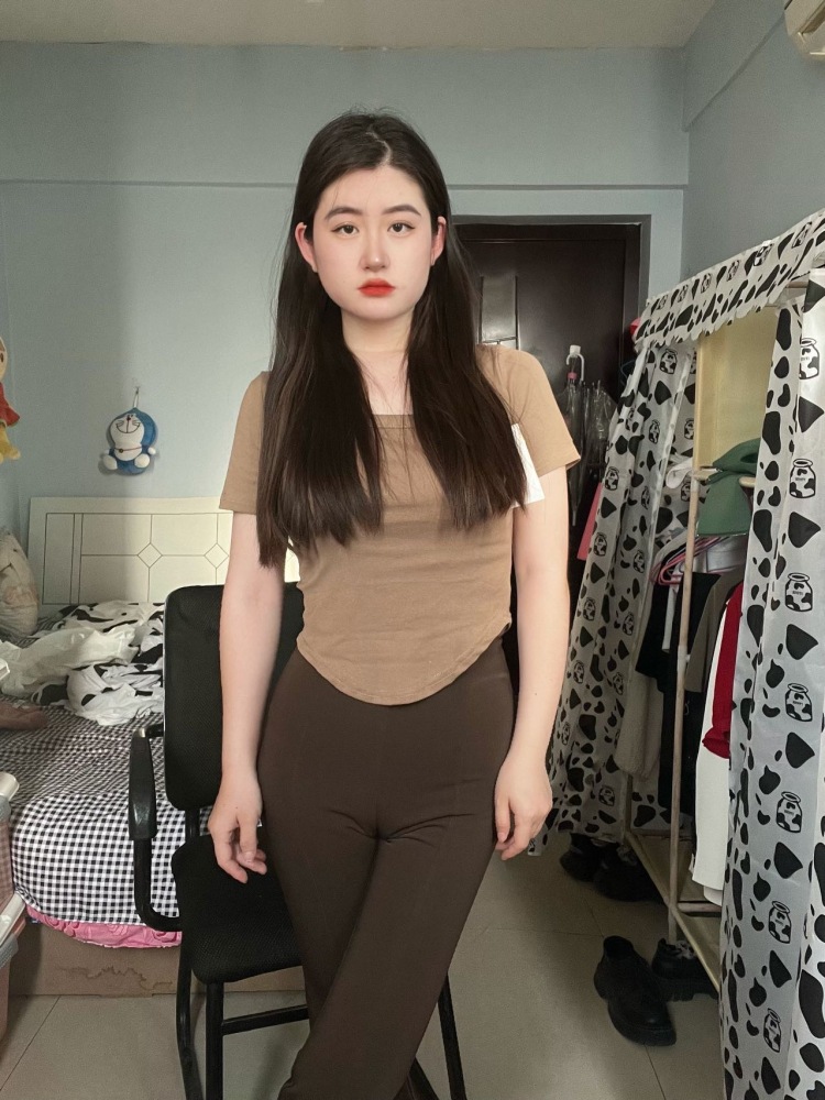 桃子妹妹R-陕西省·西安市·雁塔区-快手-hello大家好!我平时就比较喜欢美妆呀服装之类的,要是有合适我的可以直接来找我,谢谢啦~