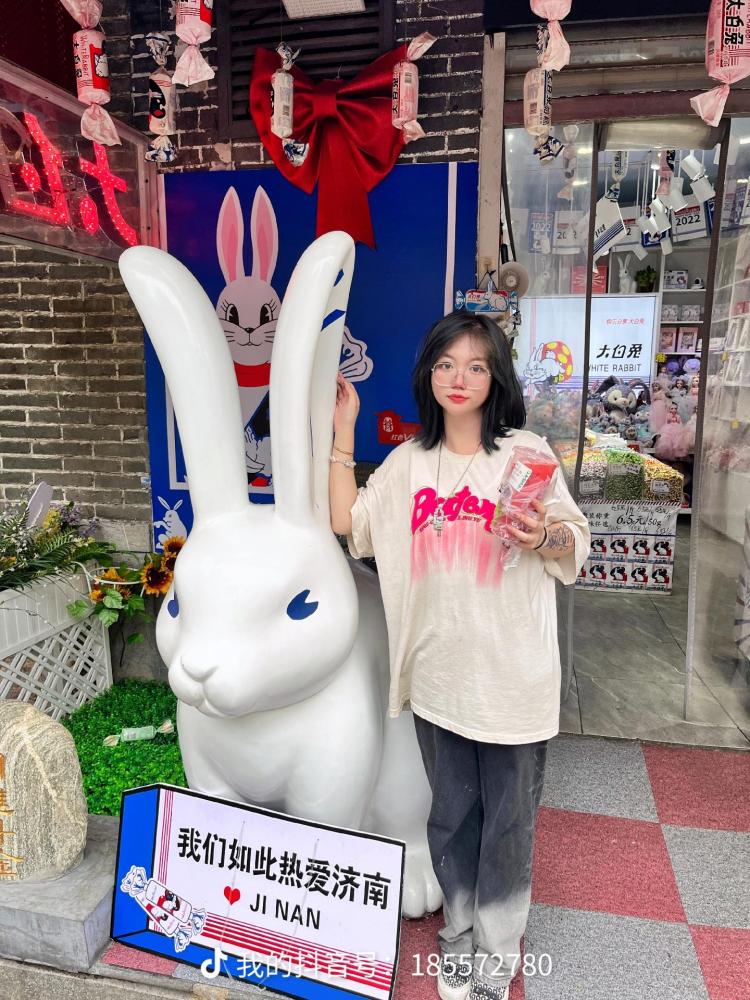 嗯-山东省·济南市·长清区-抖音-接寄拍,本人05年女高中生,165,100斤,微胖,各种软件都可,风格多变,愿意尝试多种风格,价格可商量
