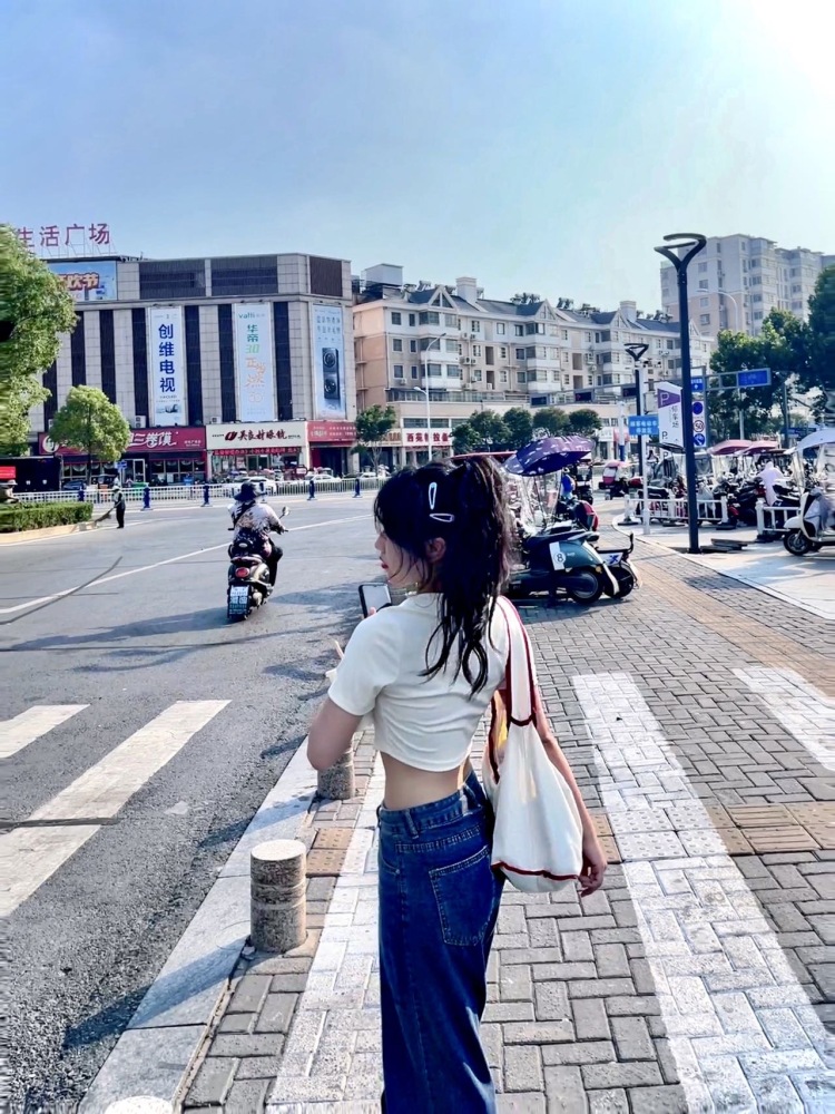 哒哒-安徽省·阜阳市·太和县--女 160cm 42kg 鞋码36 在校大学生空闲时间多 会拍照会图
审美能力在线 会找光线 角度 背景 脑洞很大 交片很快 可以尝
审美能力强 化妆技术高 会拍照 p图技术好出图快
试各种风格 质