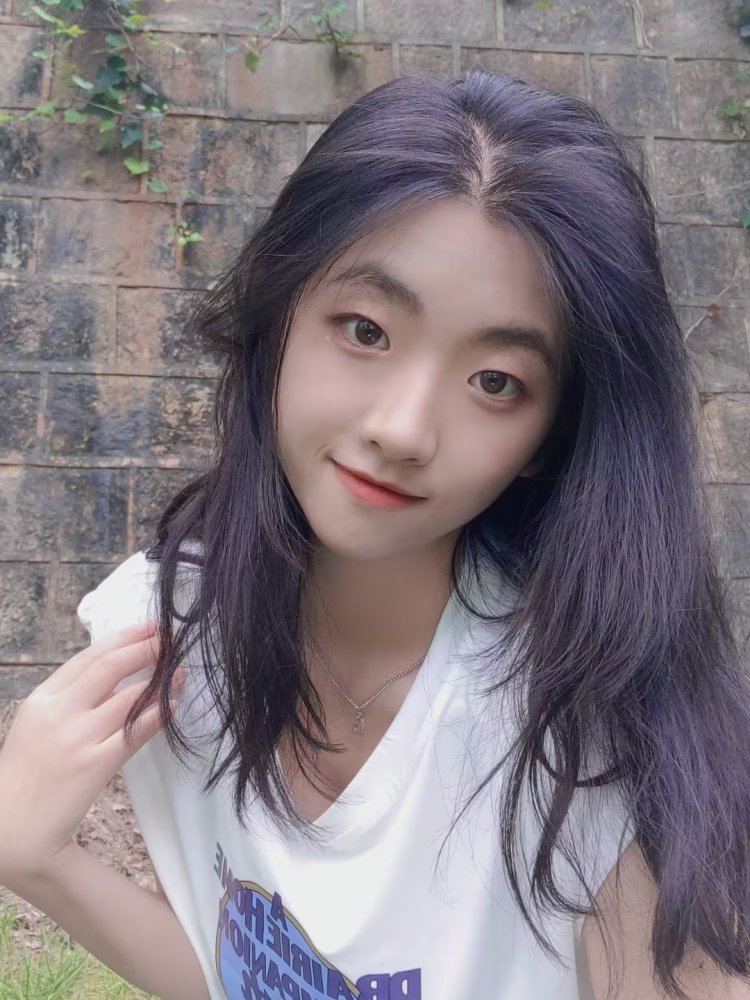 椰瓦瓦-云南省·大理白族自治州·大理市-抖音-可接饰品、服装买家秀...。
身高155、体重43公斤
本人还在上学期间,工作认真勤勉、负责。
个子比较小偏可爱甜美一些