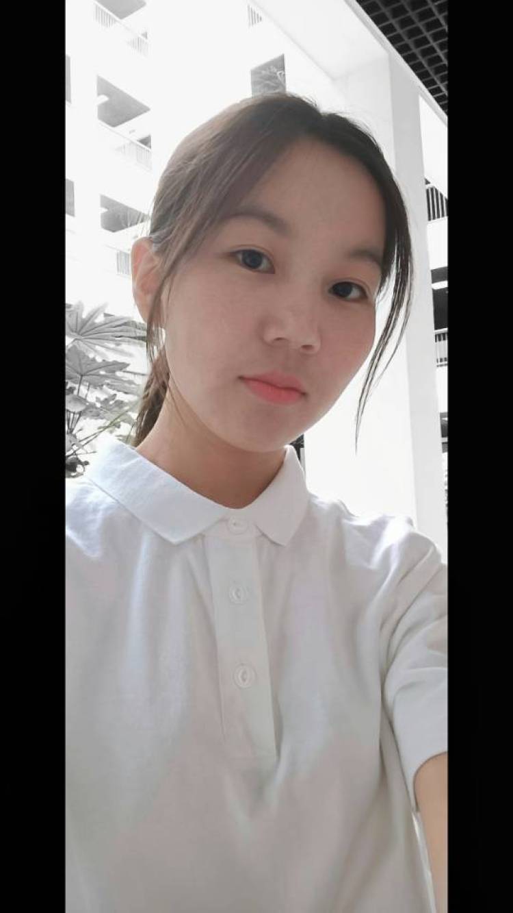 慕璃-河南省·新乡市·红旗区-抖音，某红薯-学生，寄拍模特，长发。一般在抖音和某红薯制作短视频（都是个人制作）穿衣风格：休闲，温婉，日常。有对象。也可以接情侣装，伴侣偏胖型。