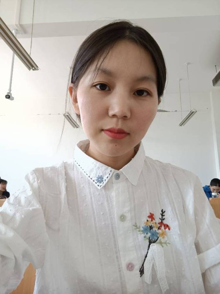 慕璃-河南省·新乡市·红旗区-抖音,某红薯-学生,寄拍模特,长发。一般在抖音和某红薯制作短视频(都是个人制作)穿衣风格:休闲,温婉,日常。有对象。也可以接情侣装,伴侣偏胖型。
