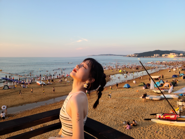 。-上海市·上海市·闵行区-抖音，微博，某红薯-居住在韩国十年，受文化影响，穿衣风格偏韩系，甜美风和御姐风切换自由。