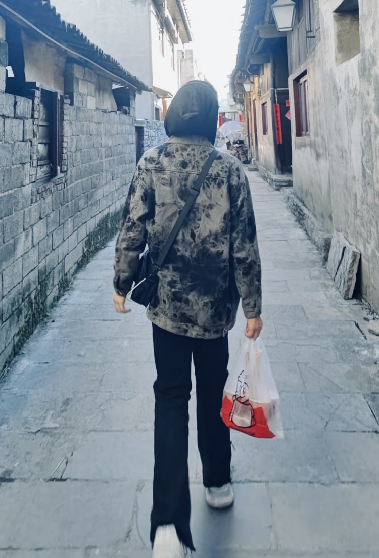 山也-贵州省·安顺市·普定县-ks-个人团队 会拍照会修图快手有100,000粉丝有会发作品推广