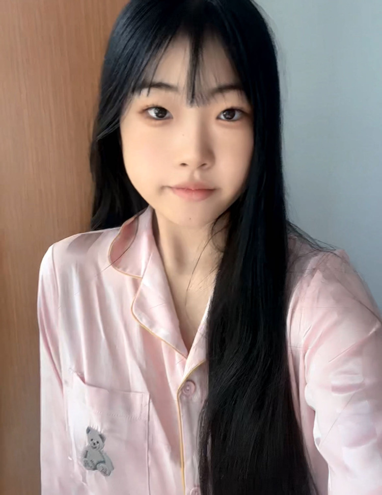 樱浣子.-江苏省·连云港市·连云区-抖音 快手 某红薯 -身高160体重90 会p图 喜欢拍照 希望能与商家长期合作 给一次自我展示的机会