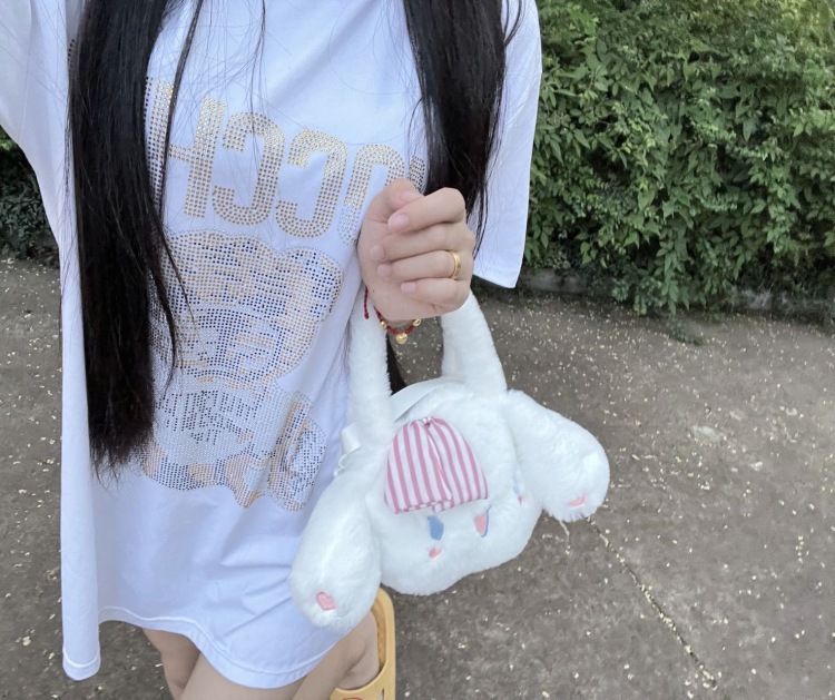 樱浣子.-江苏省·连云港市·连云区-抖音 快手 某红薯 -身高160体重90 会p图 喜欢拍照 希望能与商家长期合作 给一次自我展示的机会