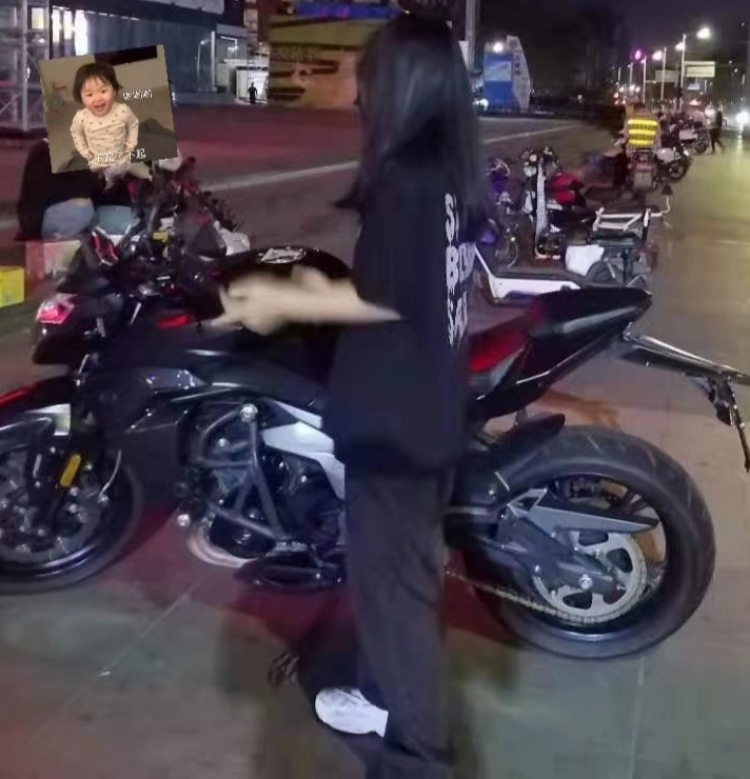 iQ-广西壮族自治区·南宁市·良庆区--我主要是想做寄拍
也喜欢拍照
拍衣服首饰啊什么都可以
风格不固定