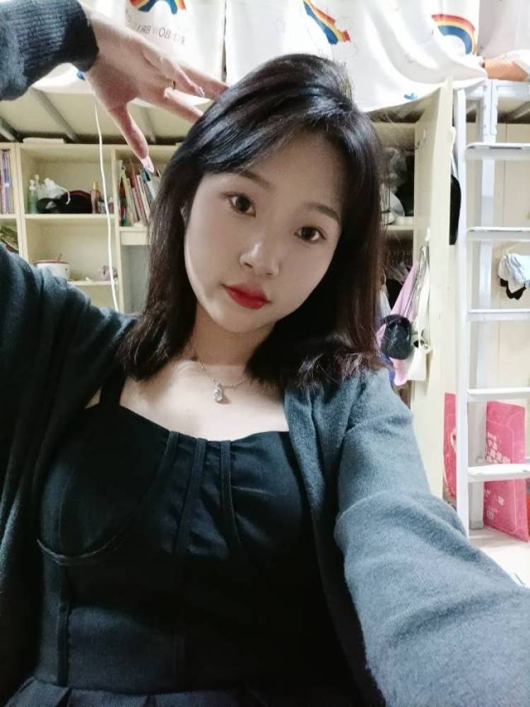 卡戎-云南省·昆明市·呈贡区-快手，抖音-身高166体重96
各种风格都可以
可以接衣服 鞋 包 饰品 美甲 等等都可
寄拍 送拍都可
出图快 会修图 会剪辑 会美妆 会美甲 性格好
欢迎商家合作哟