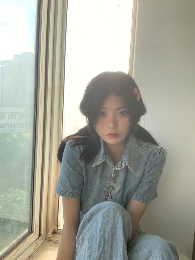 不是山谷-湖南省·长沙市·岳麓区--会批图 
会摆拍
穿搭还可
化妆还行
风格不限
身高165 体重108