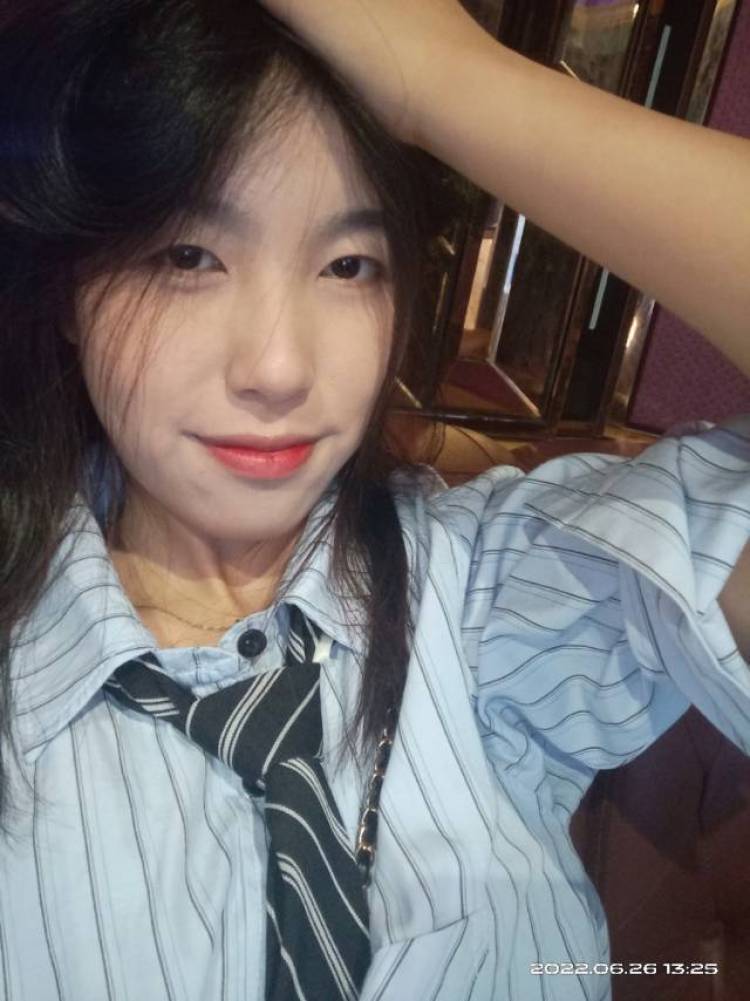 我是美羊羊-湖南省·常德市·澧县-快手-喜欢拍照,想尝试一下寄拍,送拍之类的工作,风格多变,身高163cm,体重50kg,素人多多关照