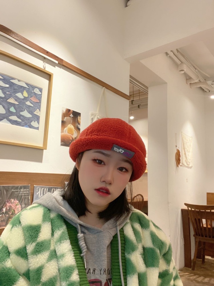 wowo-湖北省·荆州市·沙市区--喜欢服装搭配,饰品鞋,可接拍寄拍买家秀
身高:158CM
体重:46KG