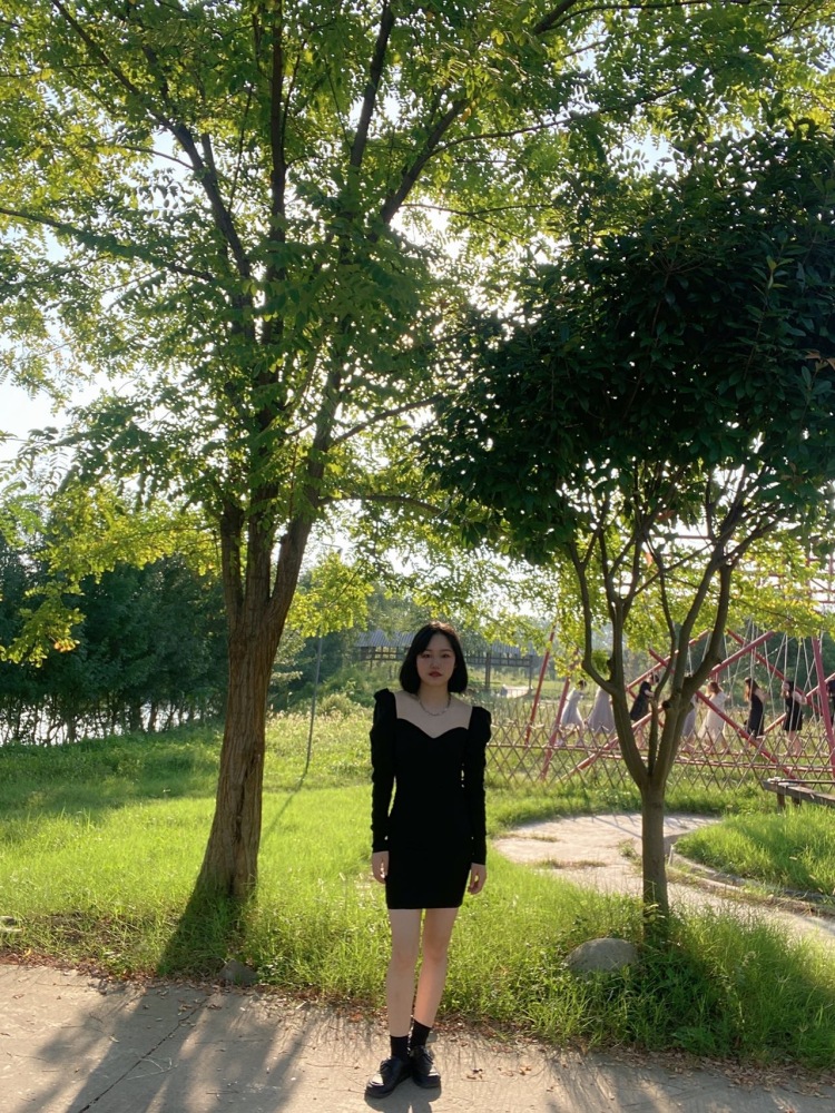 wowo-湖北省·荆州市·沙市区--喜欢服装搭配,饰品鞋,可接拍寄拍买家秀
身高:158CM
体重:46KG