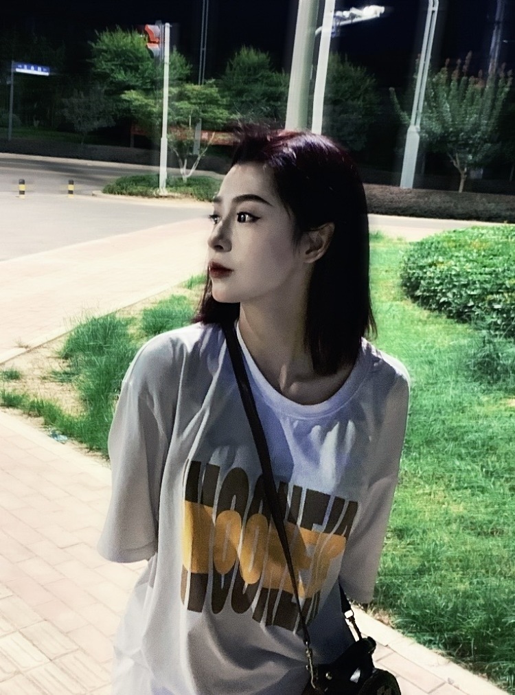 A.狗二菲-山东省·临沂市·沂南县-快手 抖音-接寄拍 送拍！！！
本人身高163 体重45kg 学过摄影 平时很喜欢拍照 
接单范围 买家秀 快手抖音推广 短视频制作