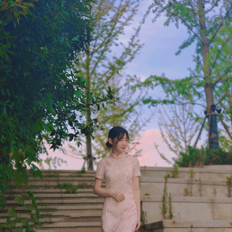MY🎀-安徽省·合肥市·瑶海区--我的特长是服装搭配和妆造，网拍方面是一个小白，会努力积极向上做好这一份工作