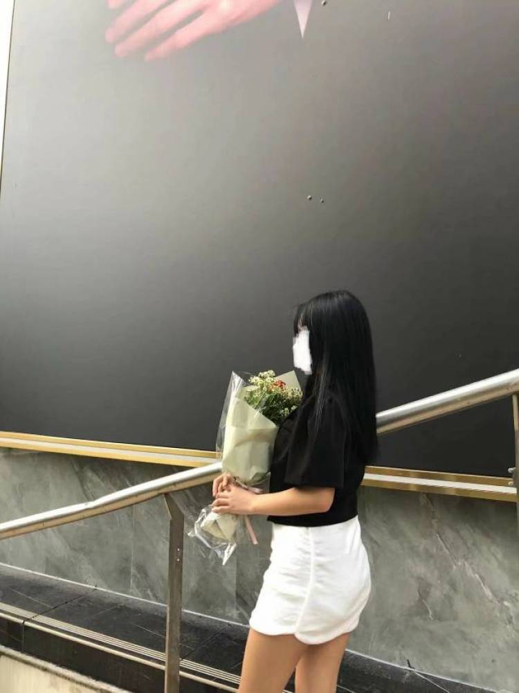 Miss芹-四川省·自贡市·荣县--我接单的主要范围是:买家秀，种草带货
如果有意愿的商家请联系我 谢谢