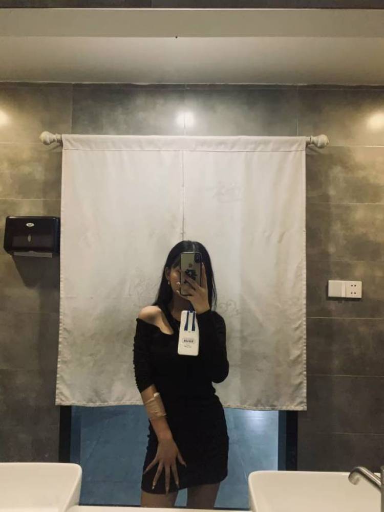 Miss芹-四川省·自贡市·荣县--我接单的主要范围是:买家秀，种草带货
如果有意愿的商家请联系我 谢谢