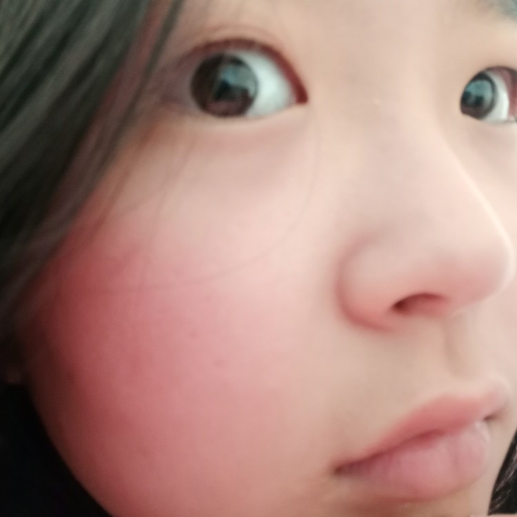 四月-江苏省·南通市·通州区--身高166cm,体重47kg,皮肤白皙,不露脸,长相甜美,比较适合休闲风
