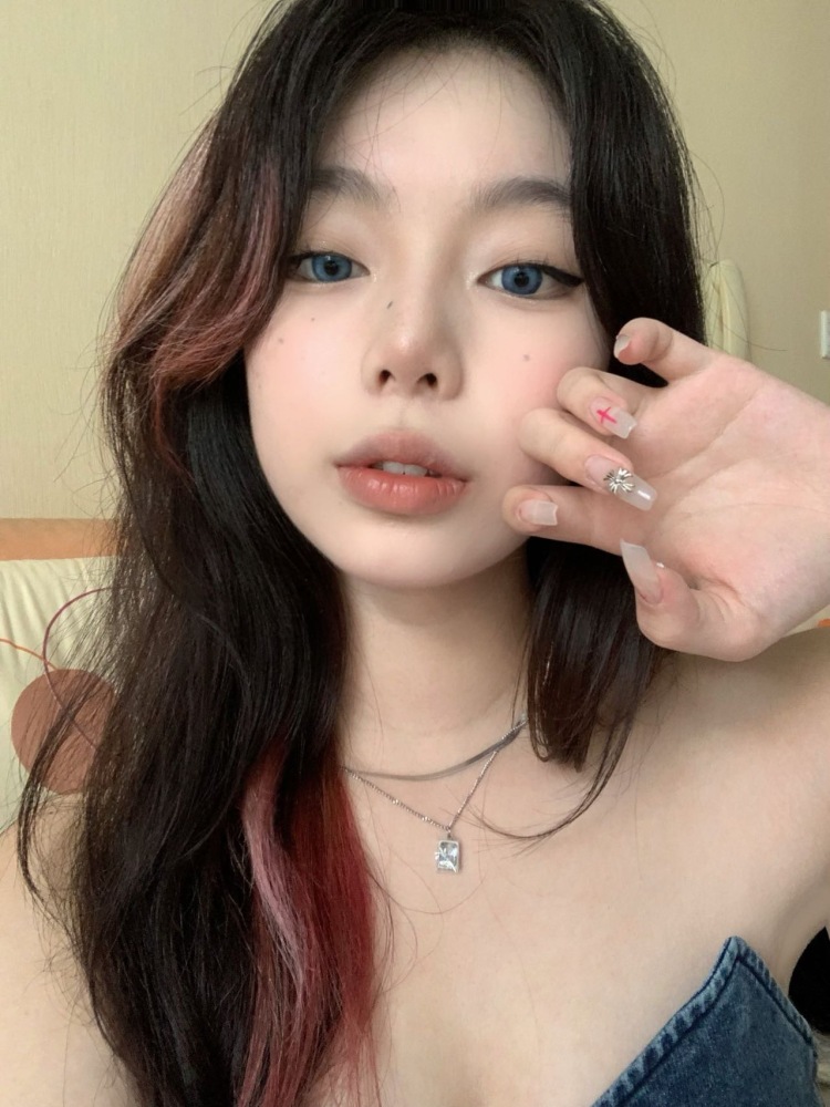 --上海市·上海市·长宁区-某红薯、抖音-美妆博主,某红薯粉丝1w+,可接衣服寄拍,可接化妆品合作,可接平面拍摄,身高162,体重48kg