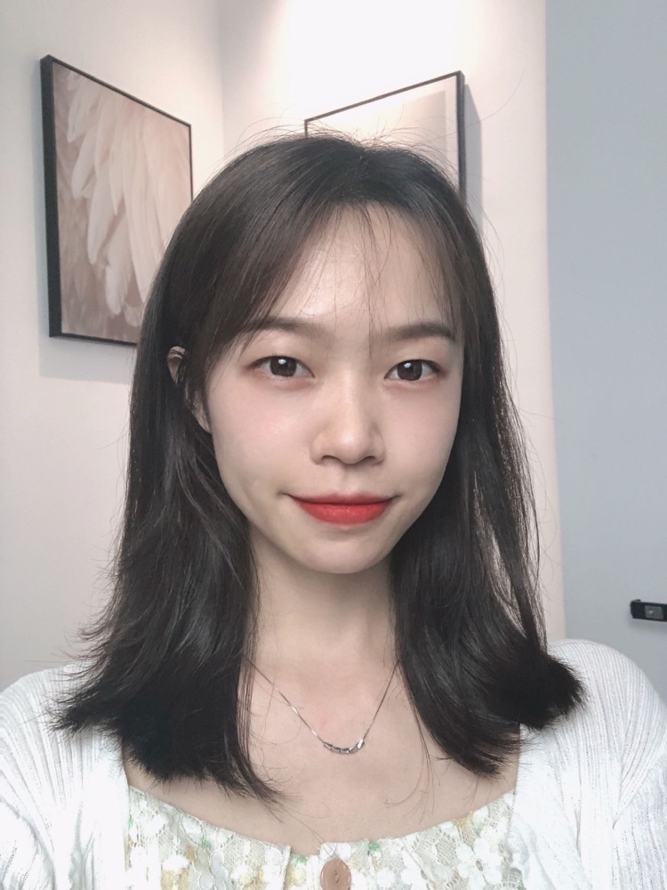 LCH-广东省·广州市·白云区-某红薯-白领上班族，平常喜欢拍照、修图。接寄拍，买家秀
身高：157cm
体重：42kg
擅长风格：韩范，淑女，通勤，街头，中性。