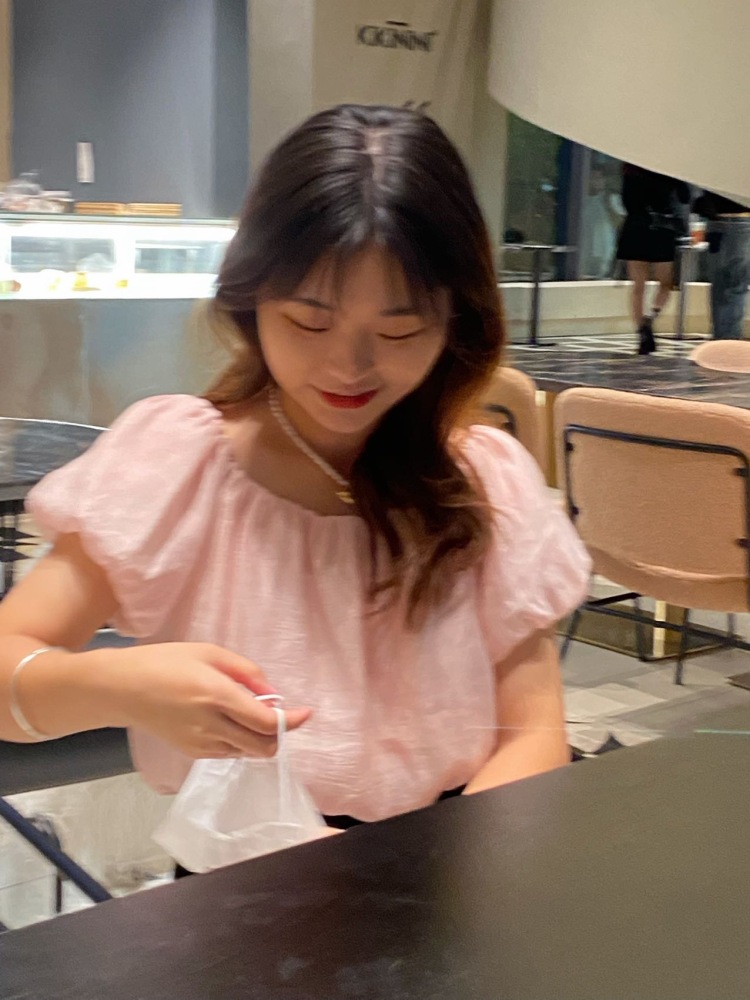 我不吃饭-广东省·东莞市·松山湖--158 48kg 喜欢拍照 会修图 可接寄拍喔 衣服包包饰品都可 之前有过经验 有需要的商家联系我~