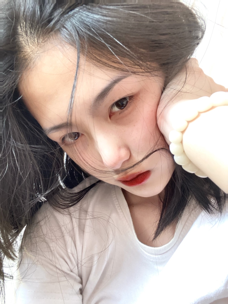 秋天不回来-湖南省·怀化市·沅陵县-某红薯-人美心善 接寄拍 出图质量好 好讲话 心平气和大美女一个 爱打游戏逛某宝 支持照片/视频 提的要求多也是可以接受的 希望合作愉快🤝