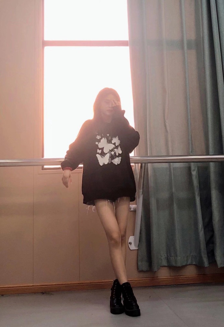T.-江西省·吉安市·吉州区-抖音-各种风格都可,接服饰鞋子等各种寄拍,脾气好有耐心,会穿搭会拍照可p图出片率高,身高163体重83