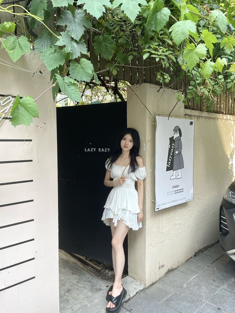 哭包-上海市·上海市·浦东新区-微博-做过寄拍、买家秀。欢迎各种类型寄拍、买家秀砸单。场景可以按你的要求来,外景/探店都可以。辣妹风、y2k、bm风、bf风