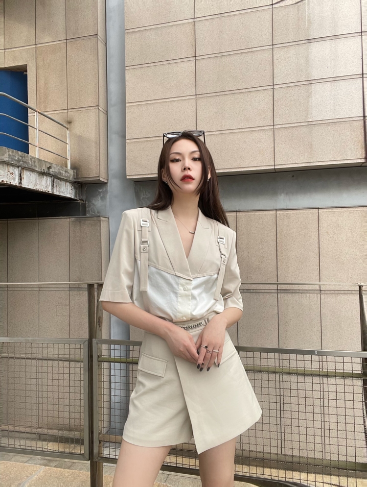 一盒荔枝-浙江省·金华市·婺城区--有5年的服装搭配经验,喜好拍照探店,风格酷拽、休闲,ins,都可驾驭,