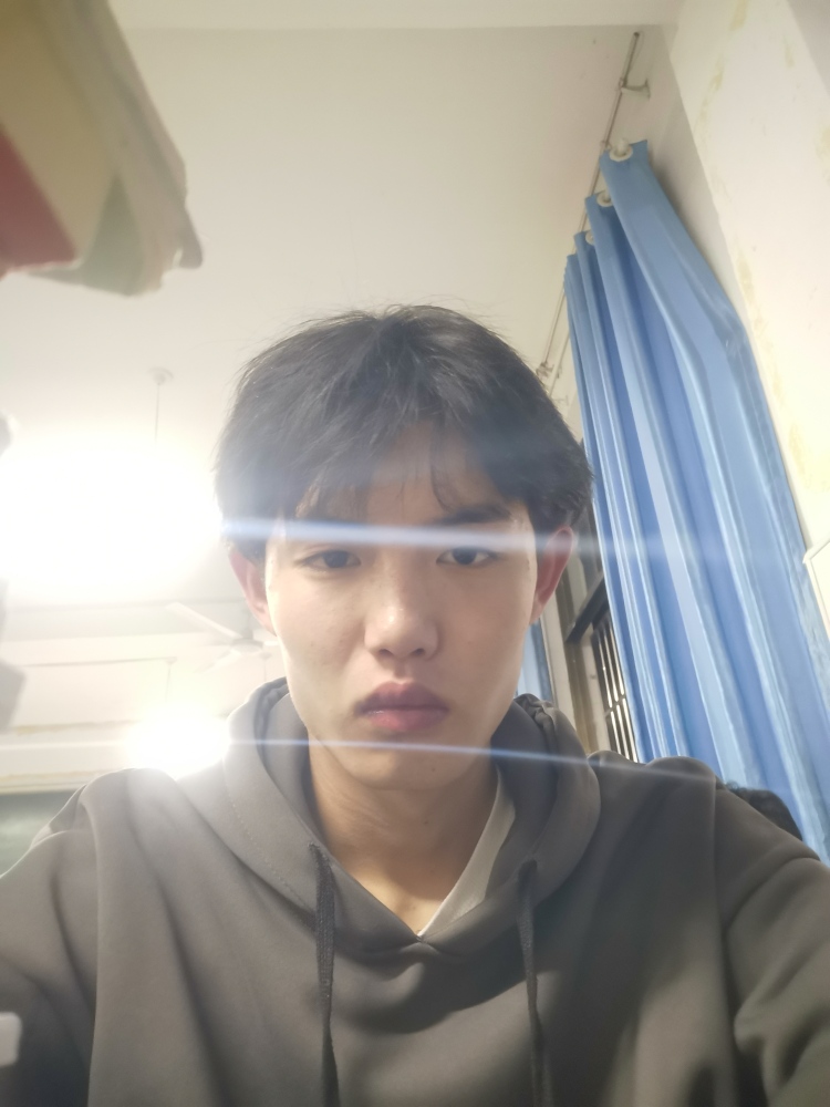銀河-河南省·驻马店市·西平县--是个喜欢拍照的男生,希望接下衣服或者饰品寄拍,身高183.体重130