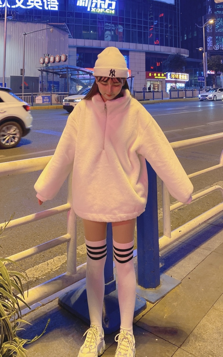 小宅妹-广东省·佛山市·南海区-抖音-会自拍 可接性感情趣衣 身高170 年龄21 玩快手 嗯嗯嗯嗯