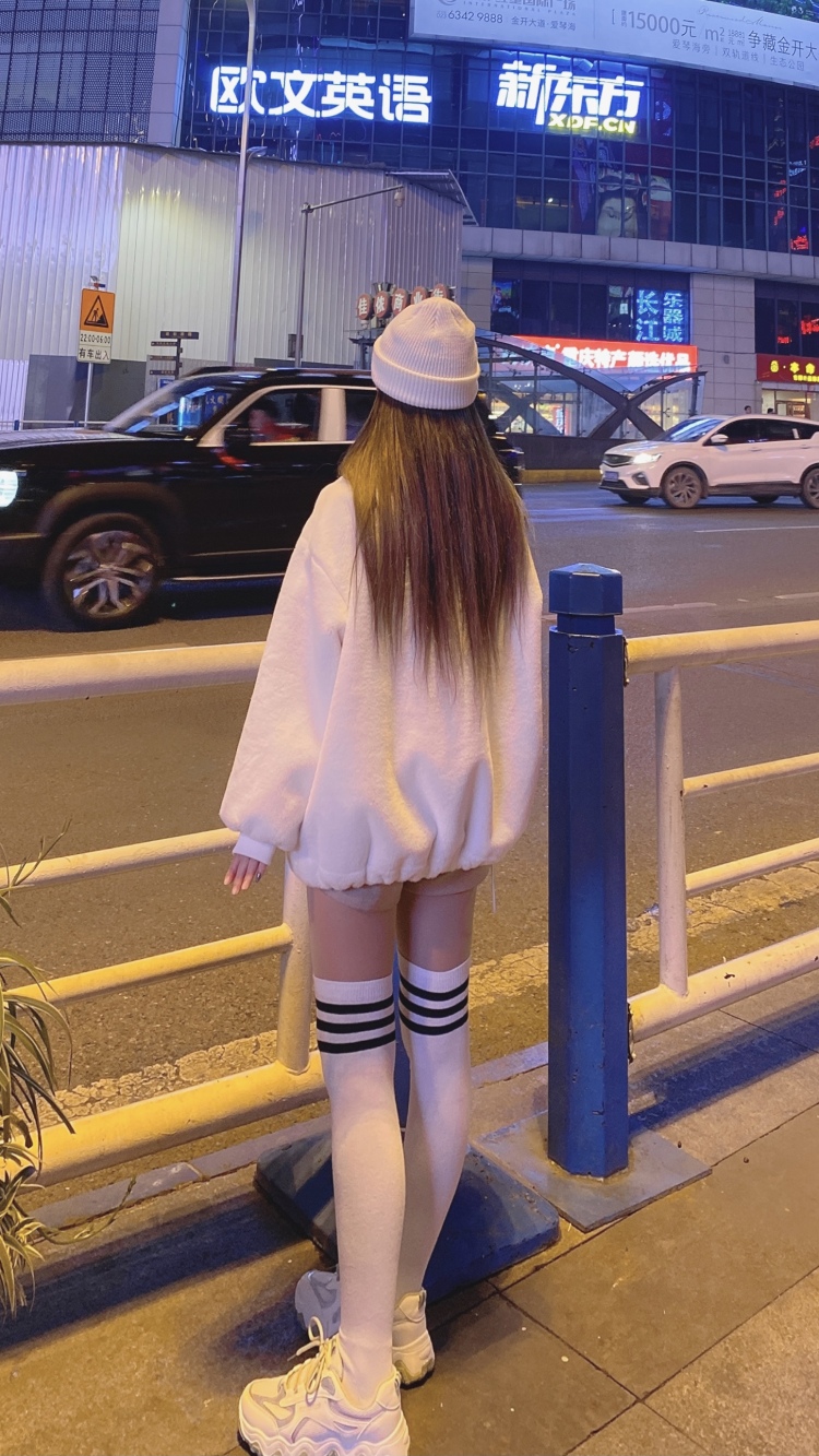 小宅妹-广东省·佛山市·南海区-抖音-会自拍 可接性感情趣衣 身高170 年龄21 玩快手 嗯嗯嗯嗯