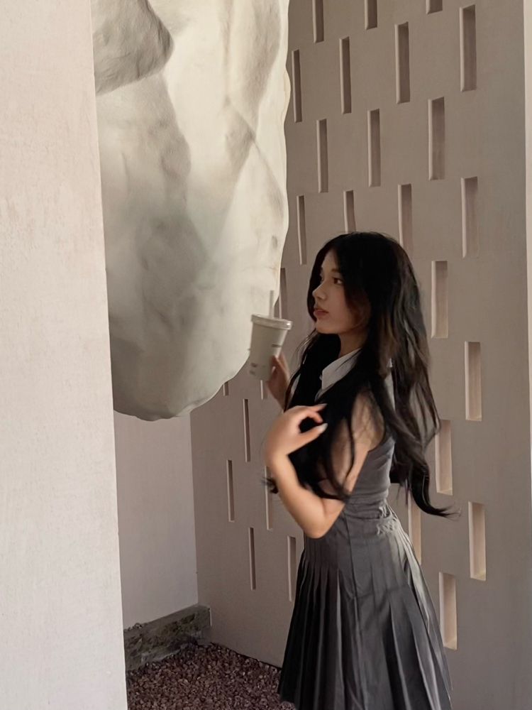 🌙-浙江省·杭州市·余杭区-抖音 某红薯-比较擅长唱歌，现在是杭州大二在读学生，平时比较喜欢拍照，可以接淘宝买家秀和探店打卡，