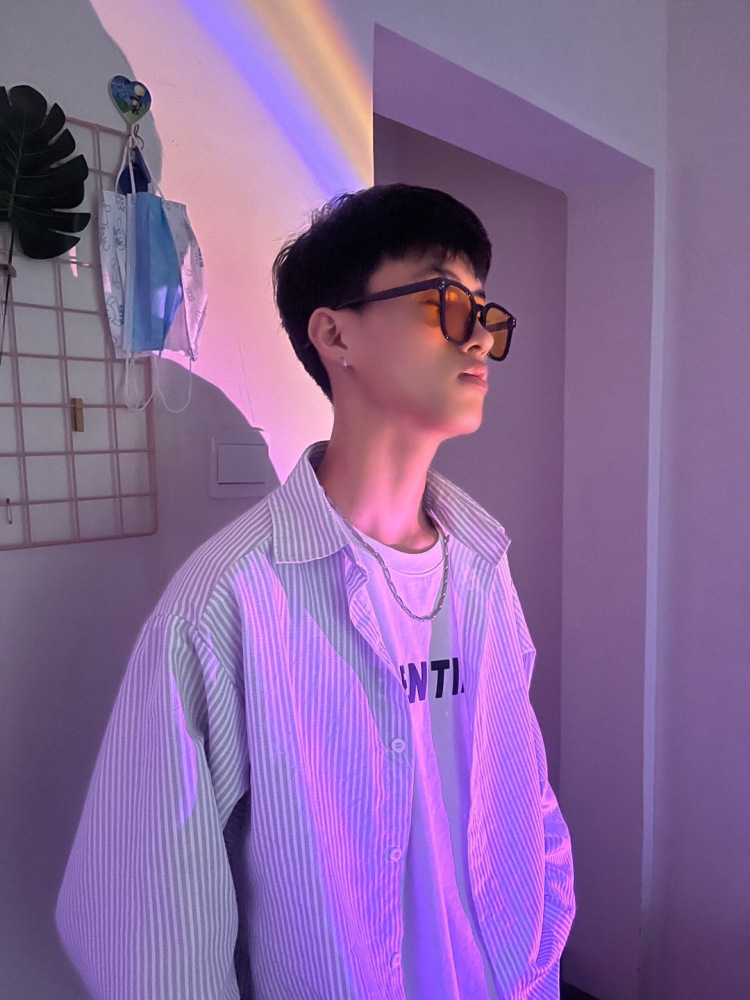 小航-云南省·昆明市·官渡区--身高175
体重105斤
会拍照会p图 接寄拍 淘宝买家秀 饰品 服装等~