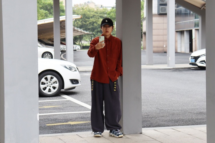 卡布达-浙江省·湖州市·德清县-抖音-接买家秀，寄拍。自己有相机。身高体重175，60。脾气非常好，基本没脾气。接受重拍。