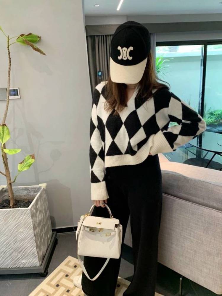 小陈小陈,昏昏沉沉-广东省·惠州市·博罗县--擅长买家秀 开箱测评
服装主要休闲 韩系 日系风
会p图,擅长调质感!整体很有高级感!