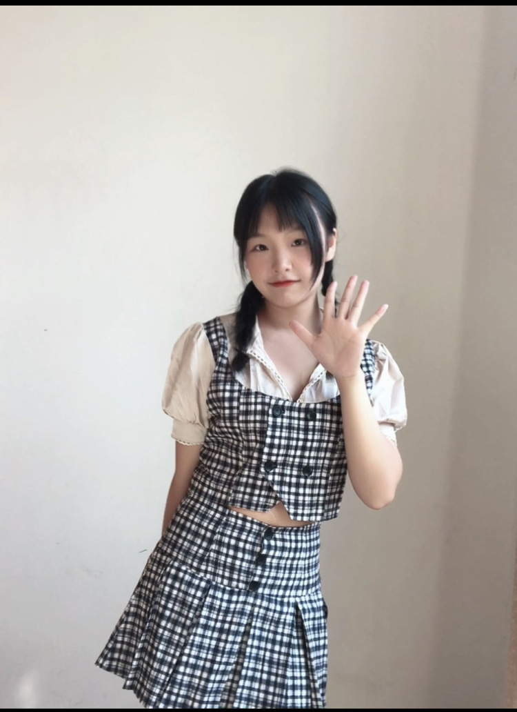 任海萍-广西壮族自治区·贺州市·富川瑶族自治县-抖音-会跳舞，身高158厘米，体重96斤，苹果型身材
，可接寄拍，送拍，买家秀等，风格不限
（服装太过暴漏不接）