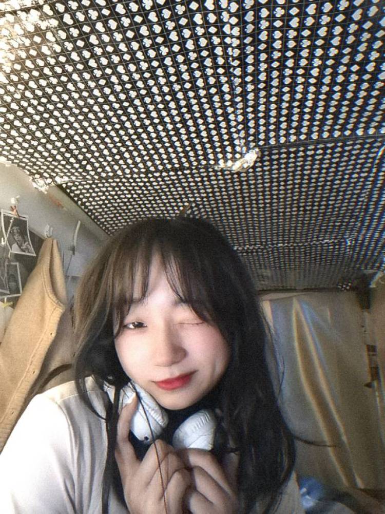 山月.-甘肃省·天水市·张家川回族自治县--喜欢拍照,会P图,身高160,可接商品推广,衣服寄拍等等,希望能和各位商家大大合作