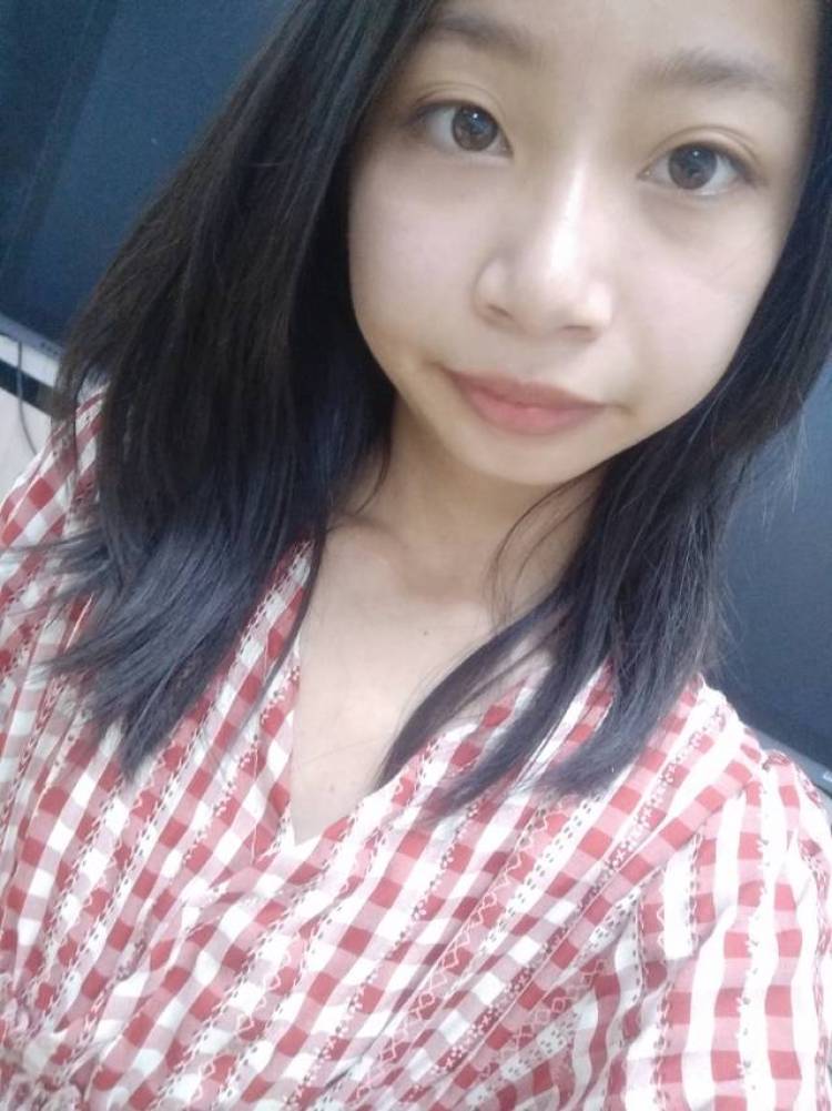 Y旭晗-新疆维吾尔自治区·乌鲁木齐市·米东区--可以随时接单,会拍照修图,对镜拍,接饰品之类的,有时也可以服饰,可以在发作品