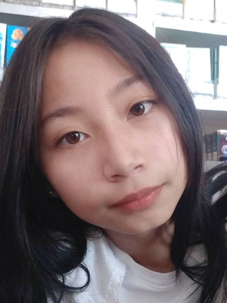 Y旭晗-新疆维吾尔自治区·乌鲁木齐市·米东区--可以随时接单,会拍照修图,对镜拍,接饰品之类的,有时也可以服饰,可以在发作品