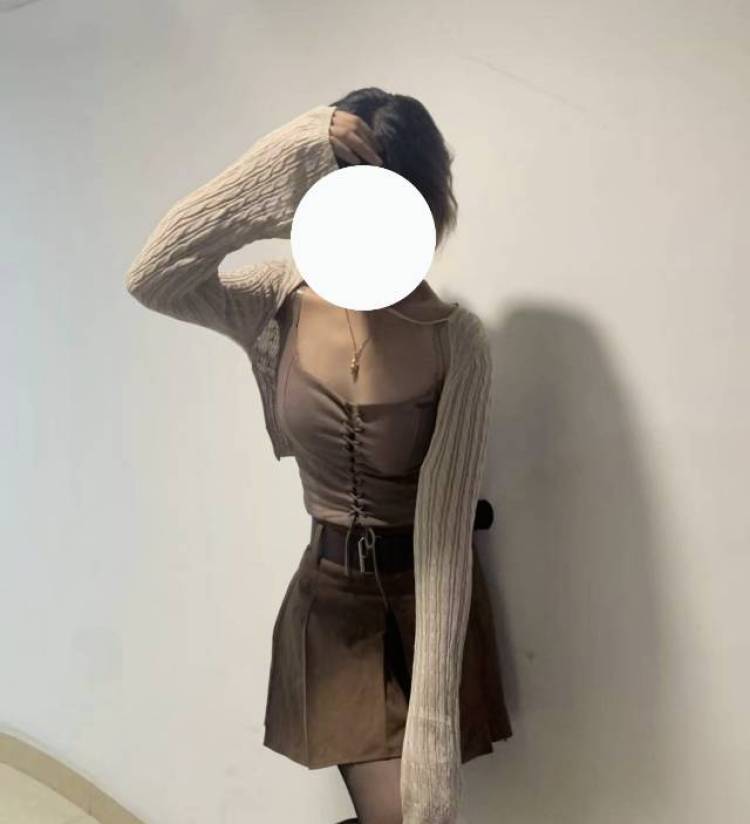 柒柒(可接寄拍)-江苏省·宿迁市·沭阳县-快手-三坑爱好者,可接寄拍,开箱测评,正常衣服也可,男装女装都可以拍,本人短头发,有假发,各种风格都可以驾驭
