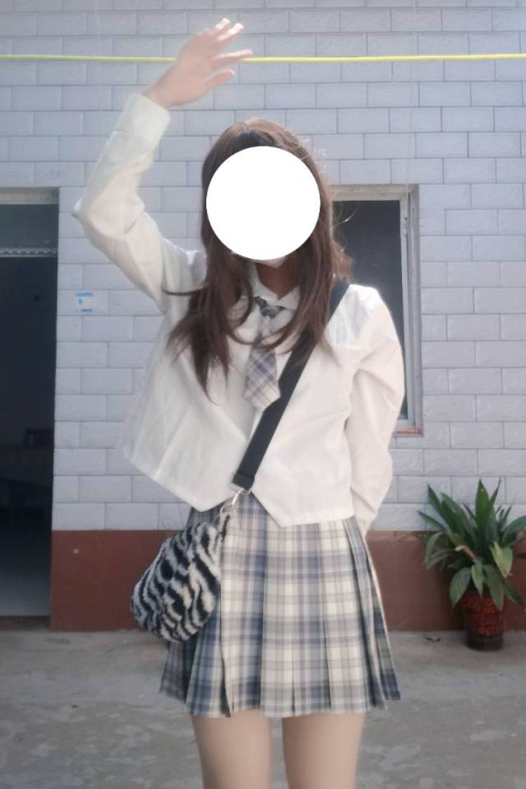 柒柒(可接寄拍)-江苏省·宿迁市·沭阳县-快手-三坑爱好者,可接寄拍,开箱测评,正常衣服也可,男装女装都可以拍,本人短头发,有假发,各种风格都可以驾驭