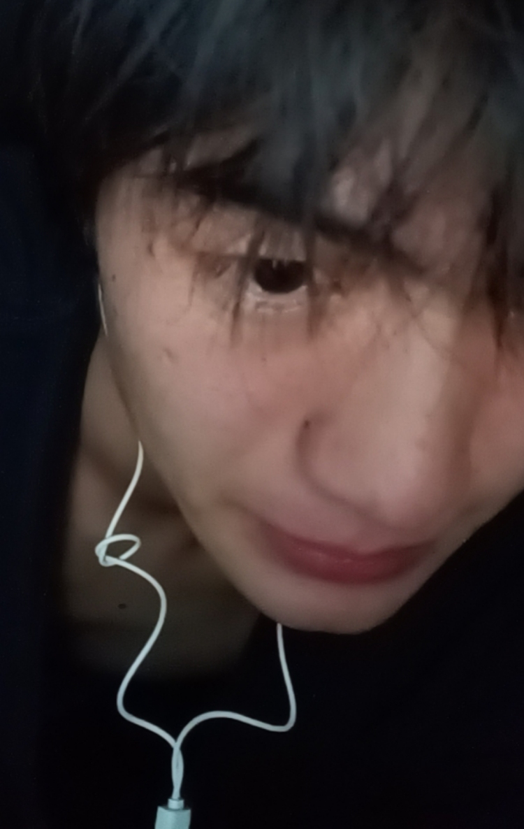 小夜幕-云南省·大理白族自治州·大理市--寄拍（私下可商议）可v可q
照片纯属本人随拍（未p）
衣服+5