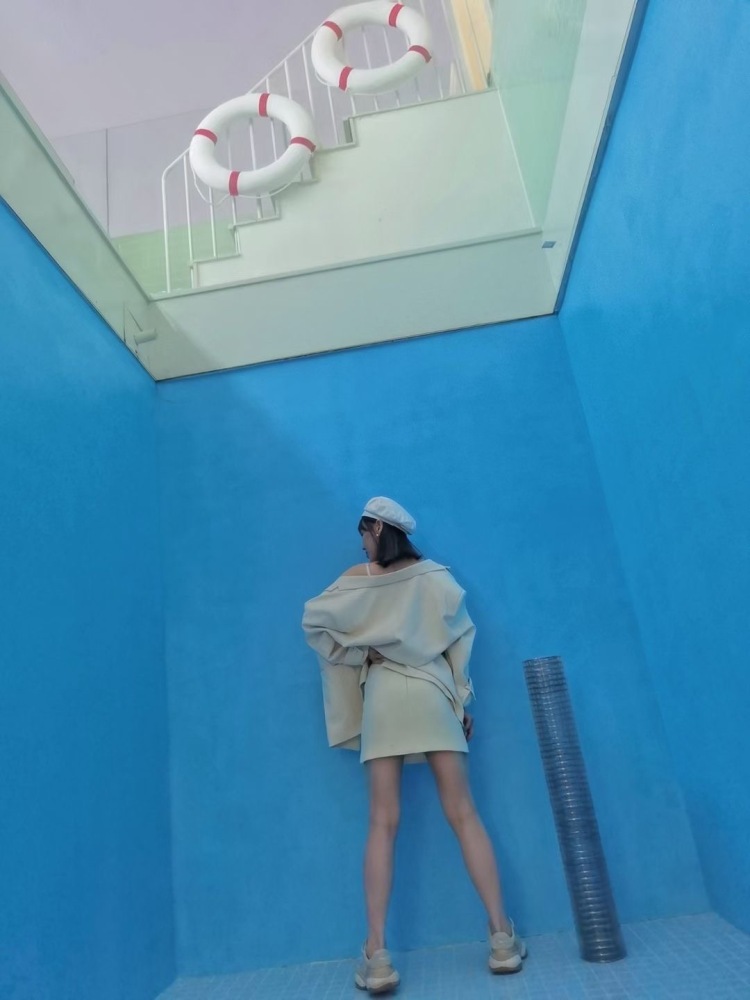 Female nerve-福建省·厦门市·思明区-抖音-卖家秀，（各种首饰，包包，衣服，彩妆，美甲会p图）有需要随时联系
