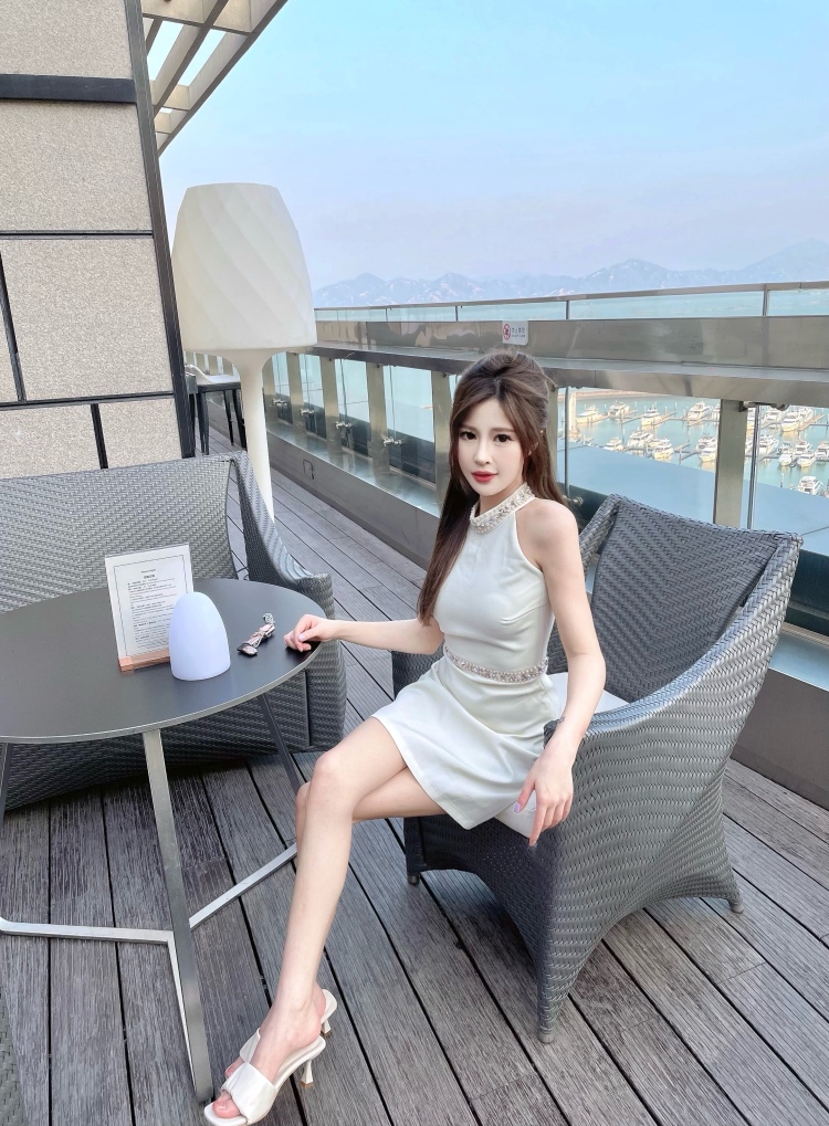 Poppy-江苏省·苏州市·吴中区-*** 抖音 微博-身高160 体重90 会穿搭 96年女生一枚
目前居住苏州
接探店 寄拍：衣服 饰品 包包 鞋子 美瞳等
出片快 有拍摄短视频经验
希望找到一拍即合的商家合作